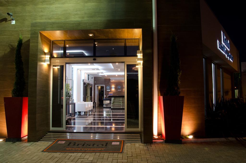 Bristol Portal Do Iguacu Curitiba Aeroporto Hotel ภายนอก รูปภาพ